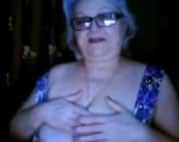 Dicke Oma Titten vor der Webcam