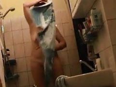 Oma Voyeur Porno mit Omi im Badezimmer